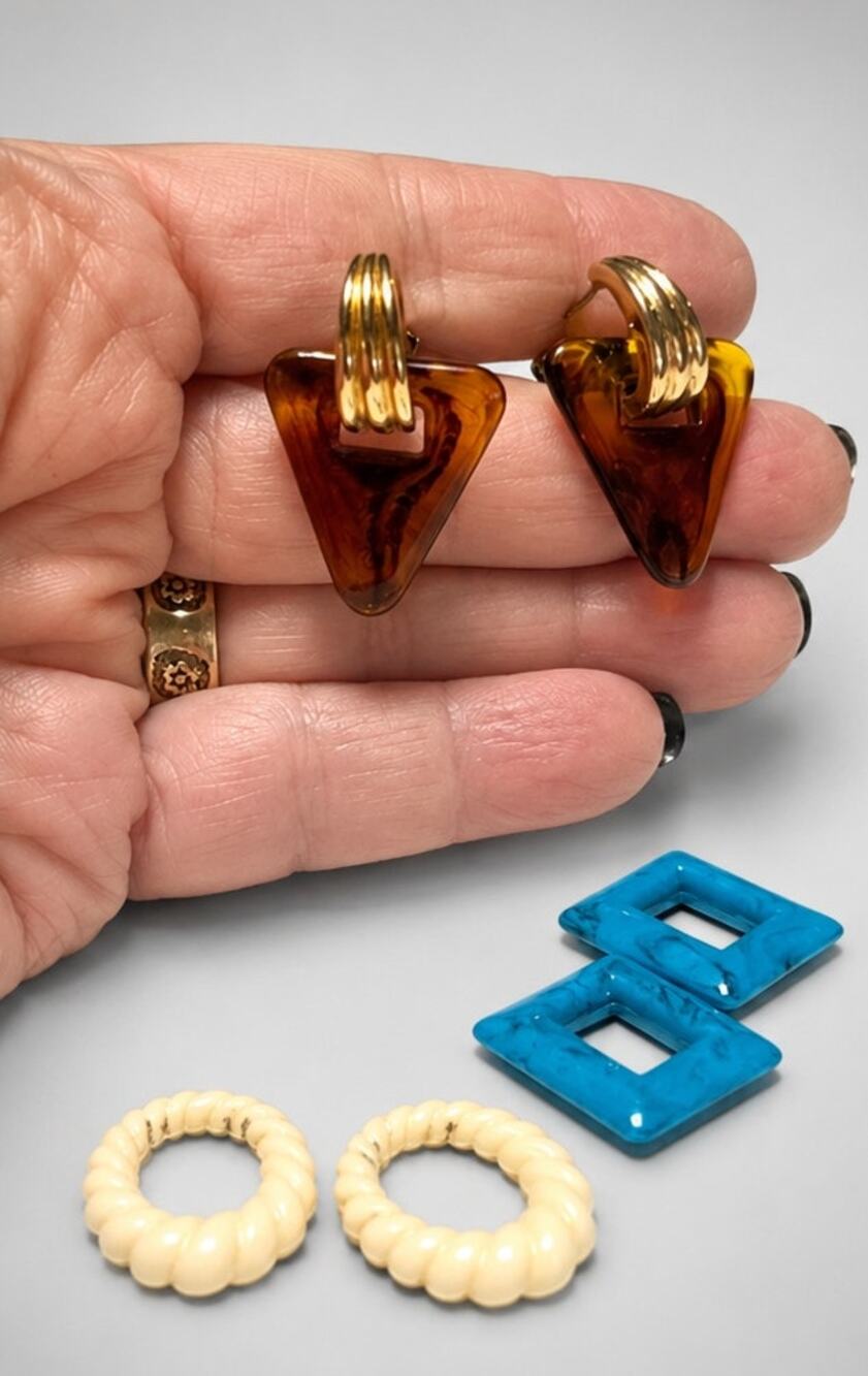 Avon Interchangeable Pierced Earrings 3 Blue white Root Beer Gold-tone MOD bcl-8